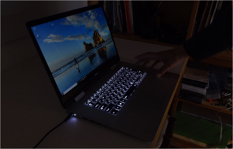 Inspiron5582-2in1のバックライト・キーボード