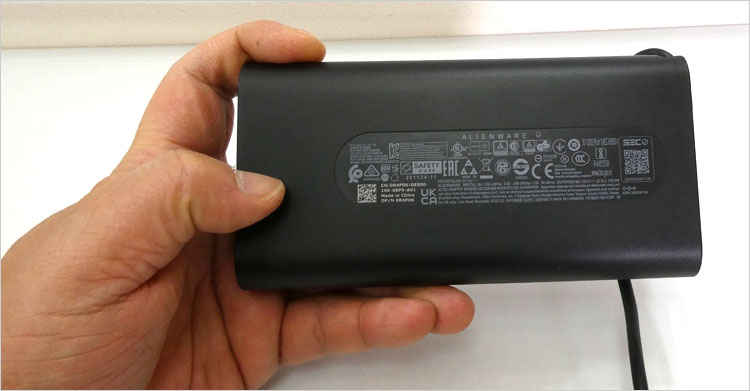 スペックや認証ロゴなどが記載