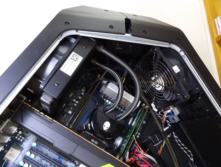 Core i9 7980XE搭載、ALIENWARE AREA-51（R4）の内部と拡張性レビュー