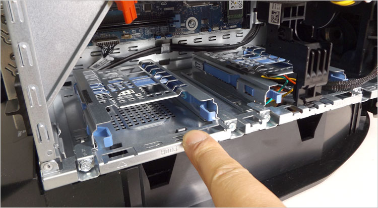 2.5インチベイが2基実装