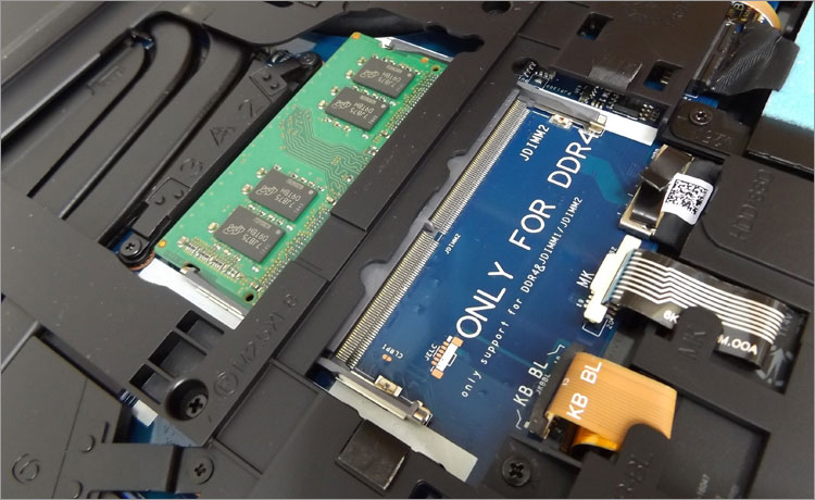 メモリスロットを2基装備