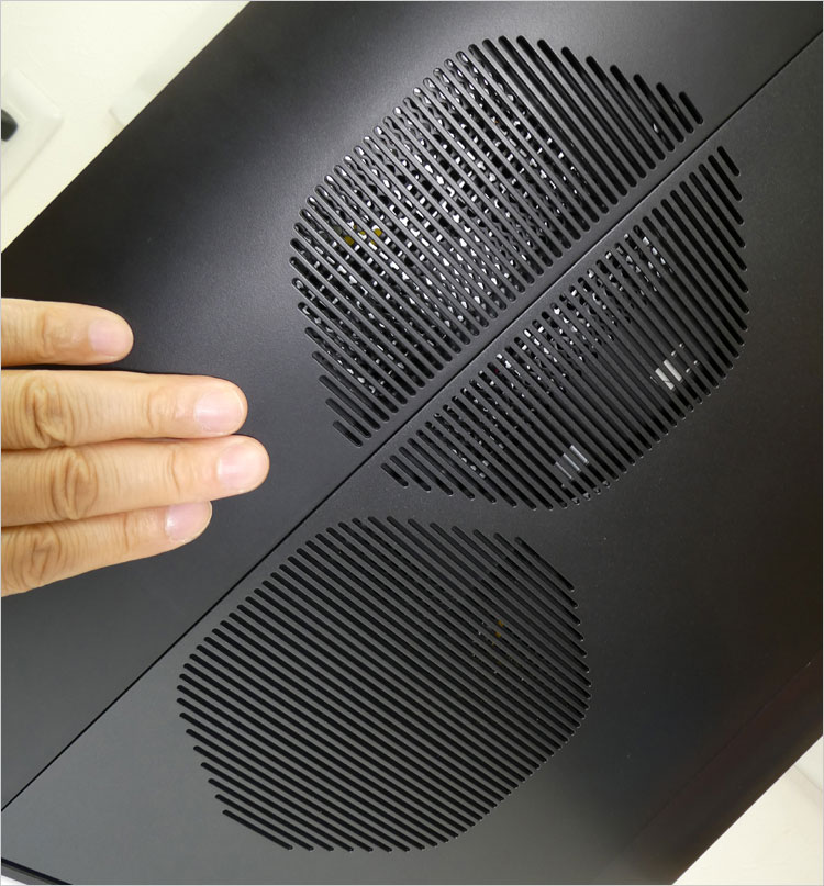 ATX電源ユニットの吸気口、グラフィックカードの位置