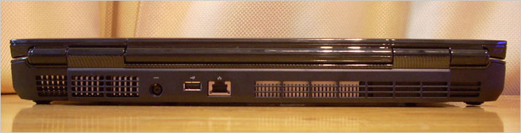 電源コネクタ、USB2.0端子