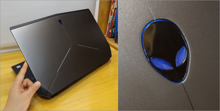 アルマイト加工のアルミ素材の天板のALIENWARE 17