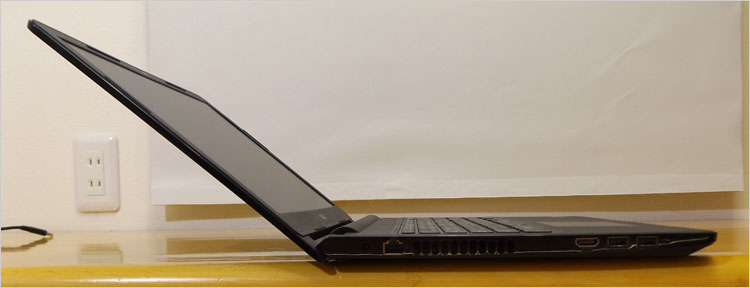 ディスプレイはここまで開く