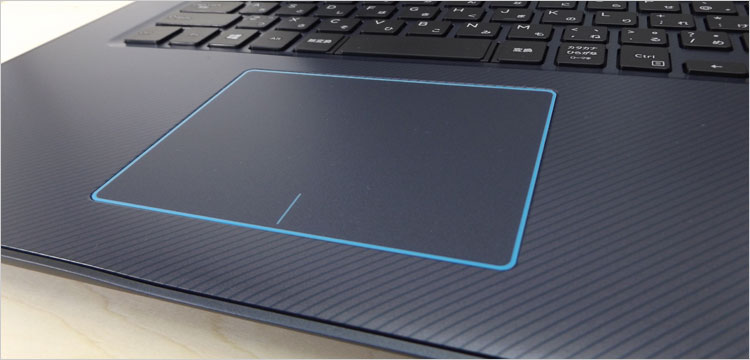 水色のラインで縁取りプリント