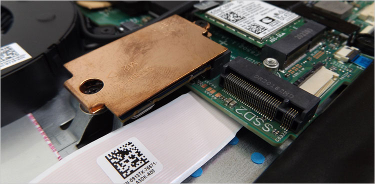 M.2スロットの右隣には無線LANカード