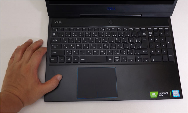 パームレストはアルミ素材