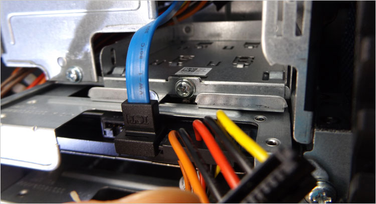 2.5インチベイのマウンタも装着