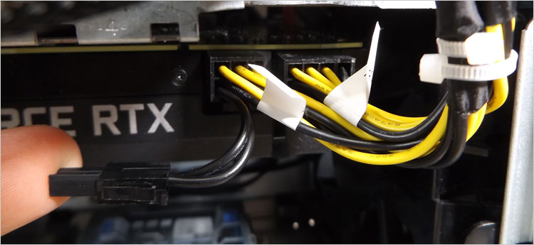 PCI Express電源コネクタ