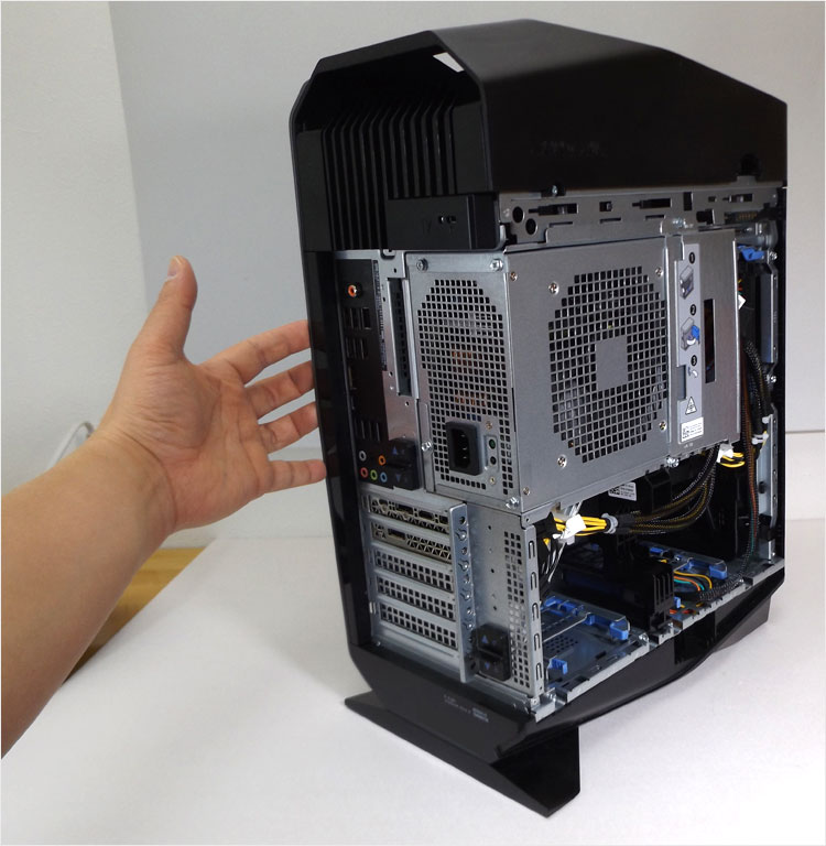 前面吸気ファンと天井排気ファンの設置