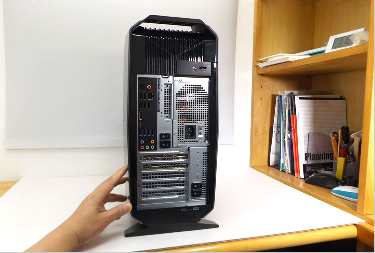 通気孔は上部に位置