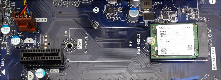 NVMe SSD対応（PCI Express接続）のM.2スロット
