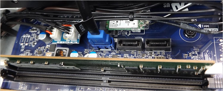 SATAストレージの拡張数