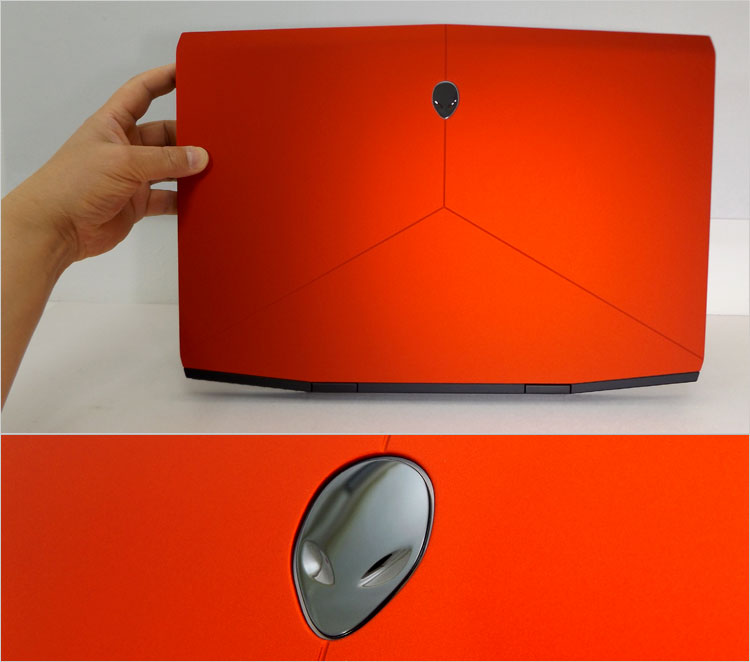 ALIENWARE M17のネビュラレッド