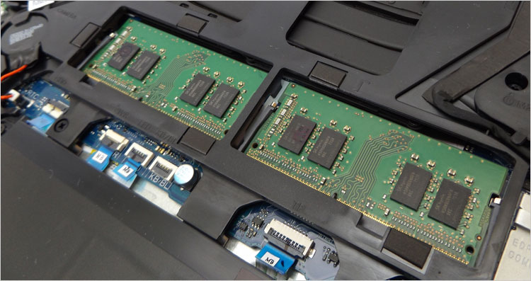 G5 15 （5587）実機では8GBメモリを2枚搭載