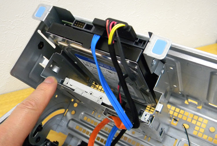 Inspiron 3650の3.5インチ・ストレージベイ