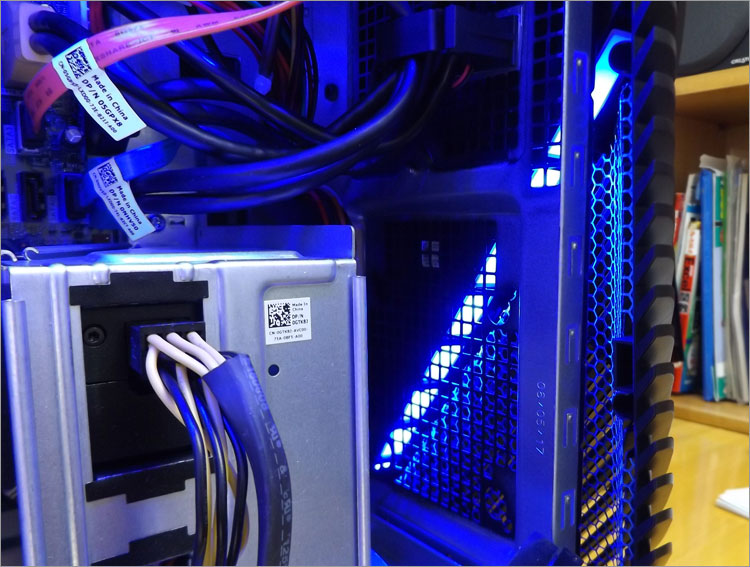 ブルーLEDが内部照明