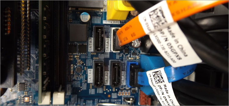 Inspironゲーミング（5675）のSATAコネクタ