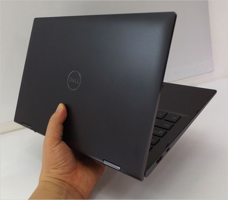 アルミ素材を採用