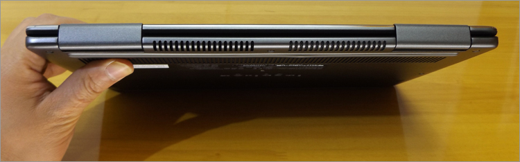 排気口のスリット