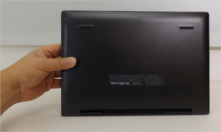 アルミ素材の底面プレート