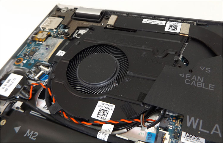 DELL Inspiron 13 7000（7300） レビュー、Core i7-1165G7とGeForce