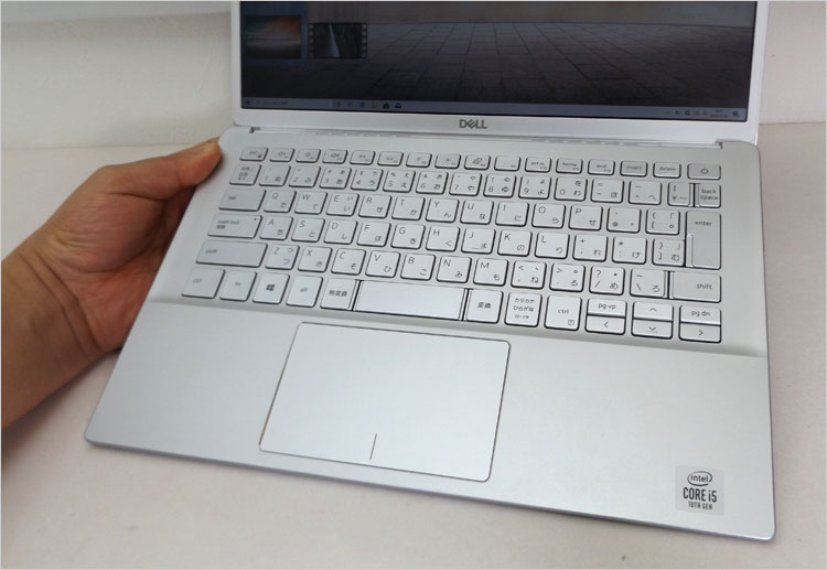 シルバーだと印字はやや視認しにくい