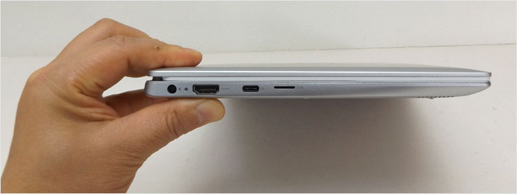 厚みは15～17 mmのくさび型