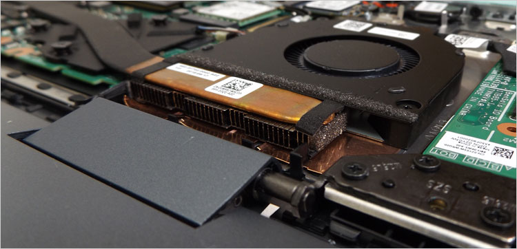 隣接する放熱フィン