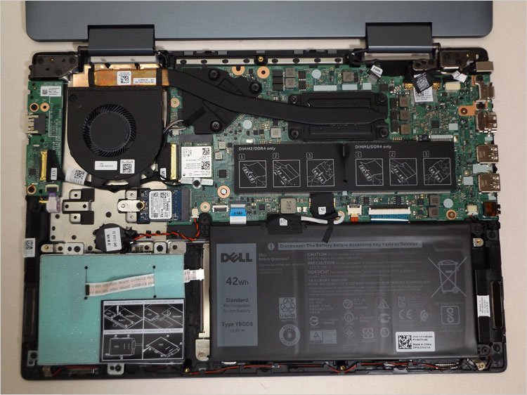 下半分は3セル-42WHｒバッテリー