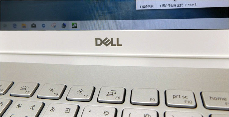 DELLロゴを配置