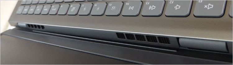 排気口を配置している