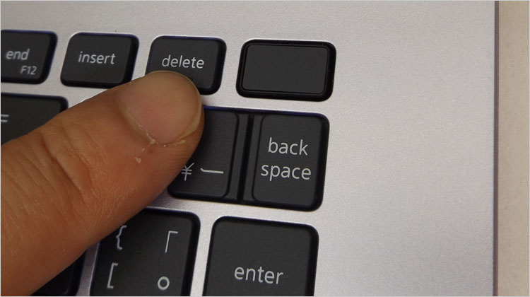 オプションの指紋認証リーダー（電源ボタン統合型）搭載