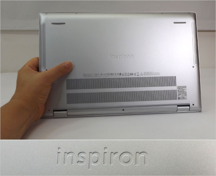 中央にはinspironロゴがエンボス加工