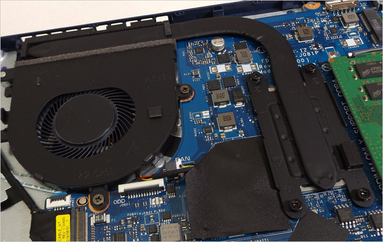 このマザーボードを見ると単体GPUが設置