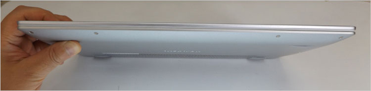 前面先端が細い