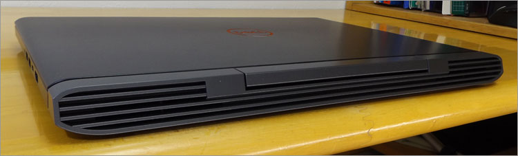 排気口のスリット