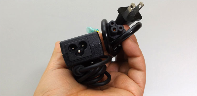 45WのACアダプタが付属