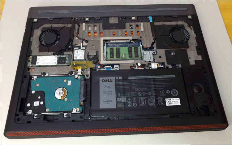 Inspiron 15 ゲーミング（7567）の内部構造画像