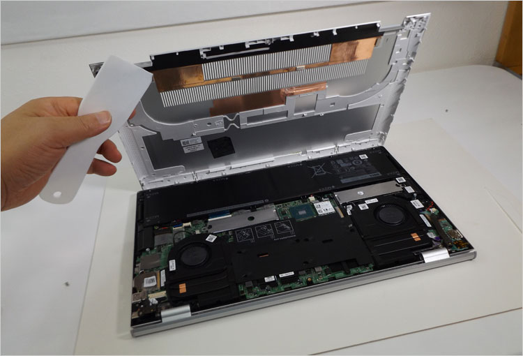 Inspiron 15-7501の内部