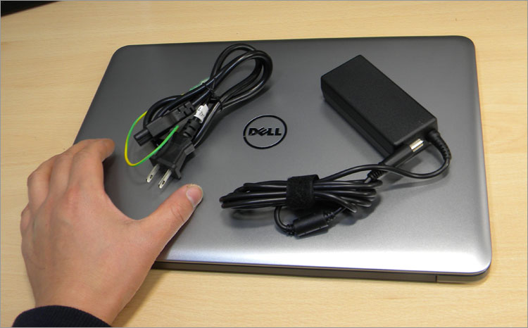 Inspiron15 7000（7548）の付属品アダプタ