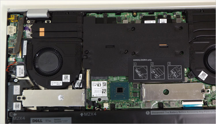 メモリスロットと無線LANカードの搭載