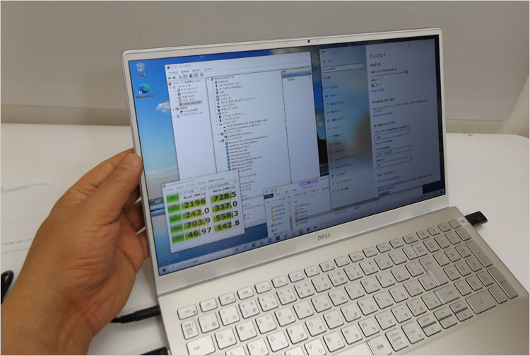 AU Optronics（BenQグループ）製の【AUO23ED】を採用