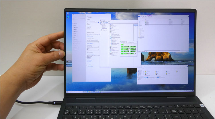 解像度3072 × 1920