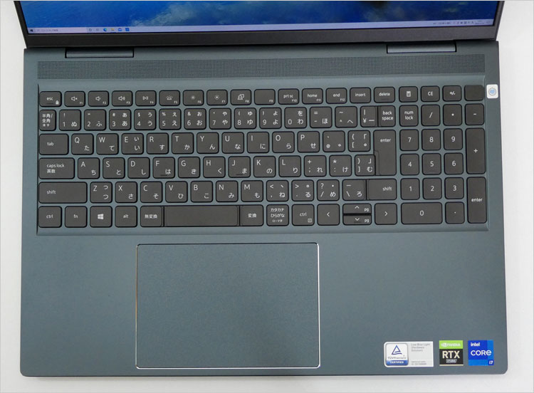 プラスチックと比べて操作中のリッチ感