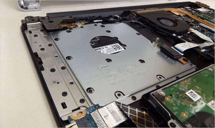 ウルトラ・スリムドライブが搭載