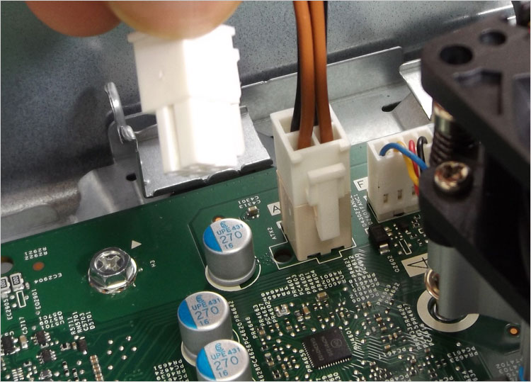 EPS12Vコネクタに「4ピン×2基」で対応