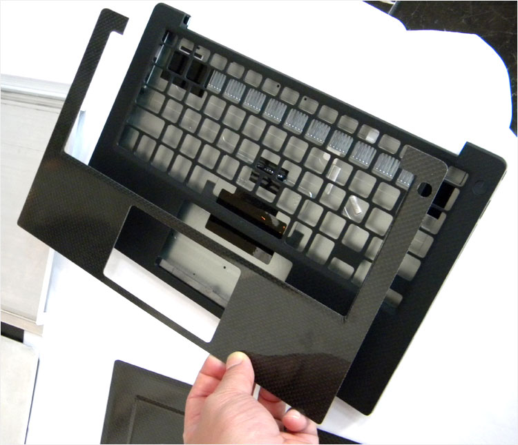 その部分はカーボンファイバではない