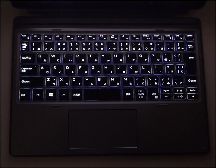 機能がオンのときは、キーに触れると自動的に点灯